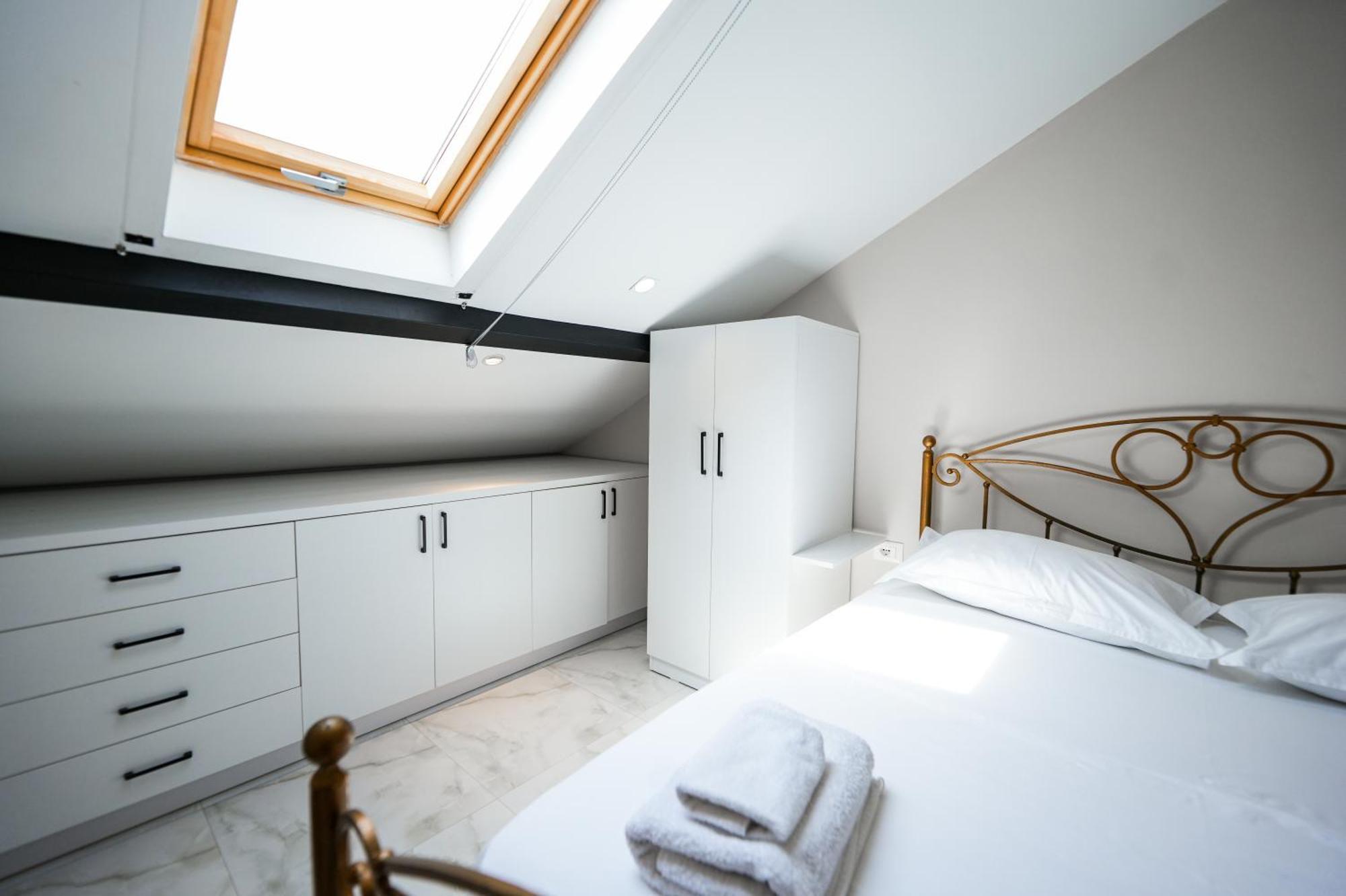 City Center Hideout - Studio Apartment 地拉那 外观 照片