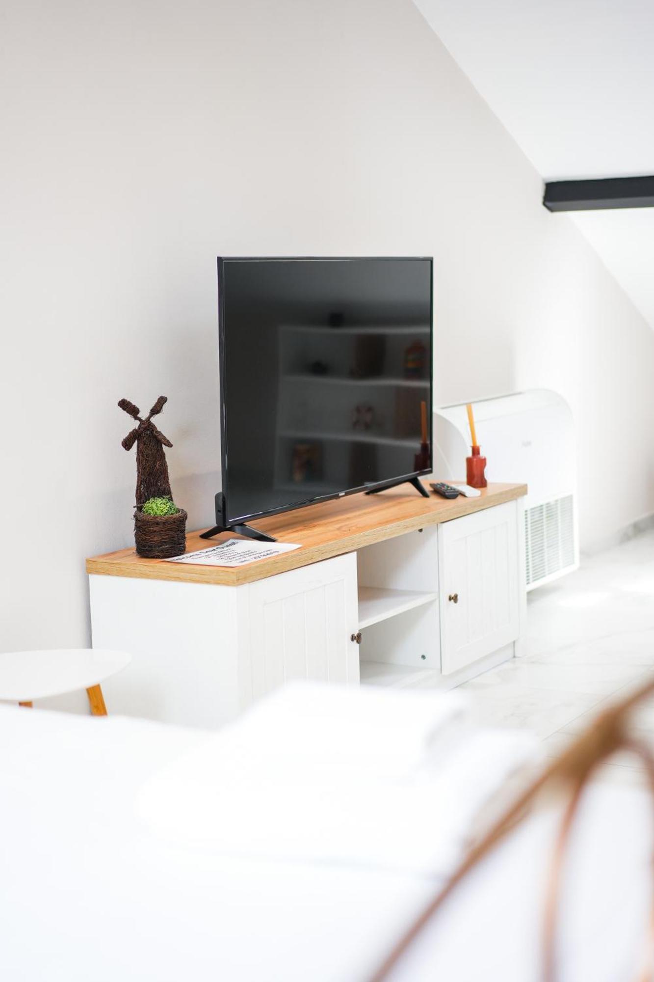 City Center Hideout - Studio Apartment 地拉那 外观 照片
