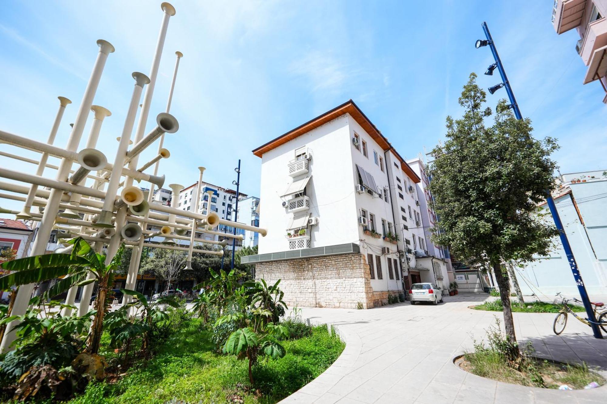 City Center Hideout - Studio Apartment 地拉那 外观 照片